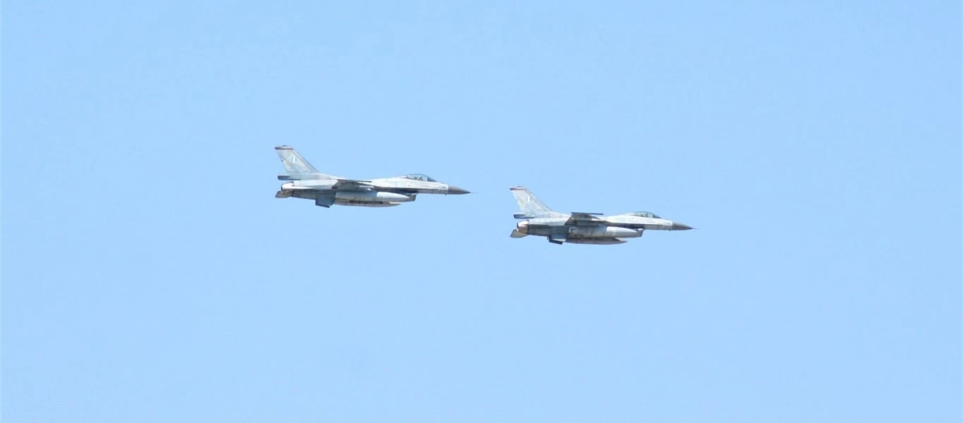 Η κυβέρνηση που θα ακύρωνε την Συμφωνία των Πρεσπών έστειλε F-16 για την εορτή της Αεροπορίας των Σκοπίων (φώτο)